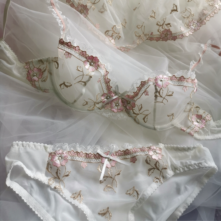 Aria Lace Lingerie Set - White