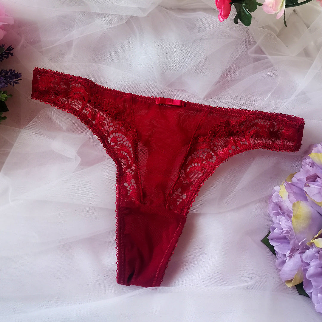 Alessa Thong Red